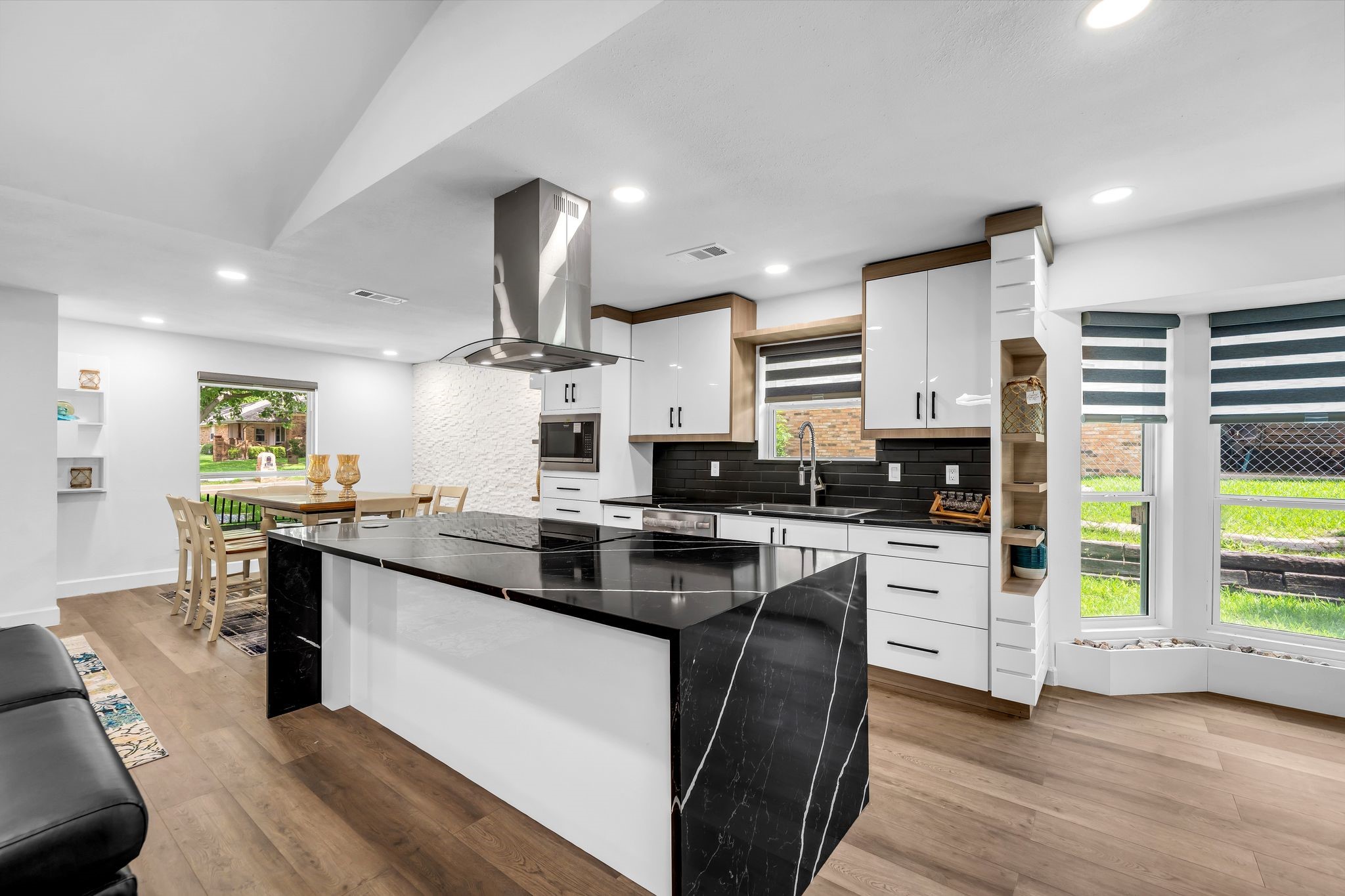 4122 Azalea Lane