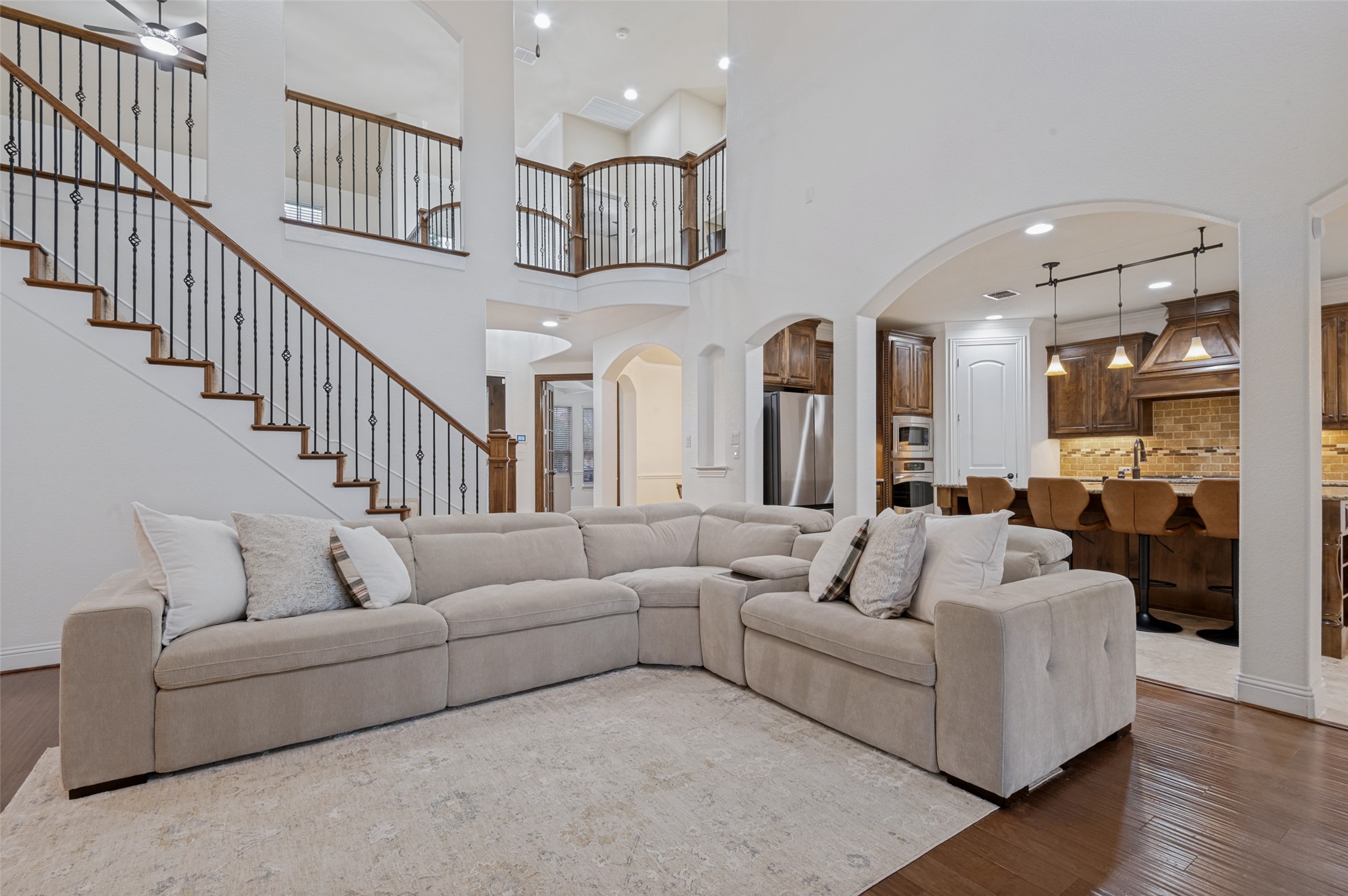 2747 Waverley Drive
