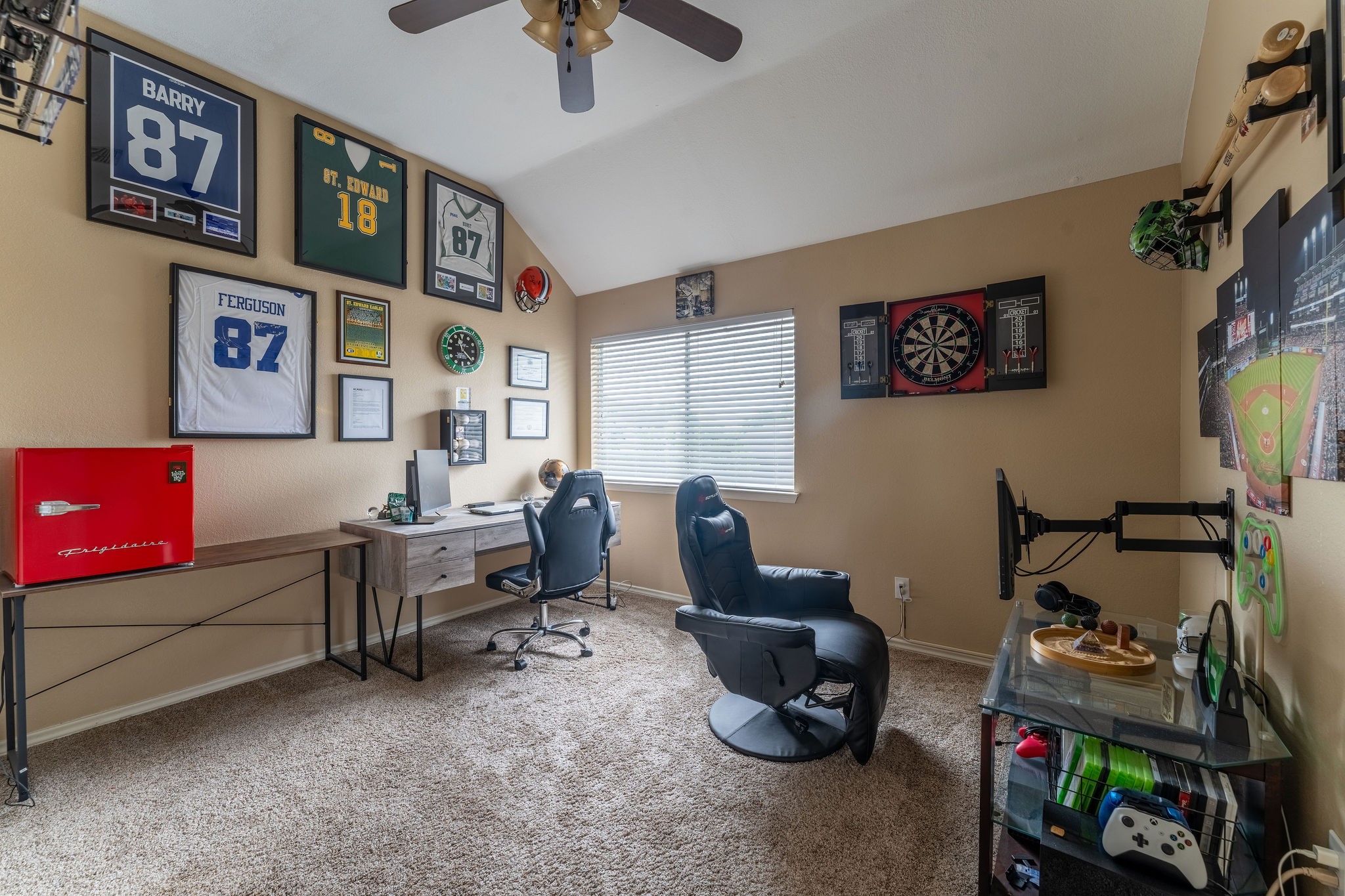 8409 Luna Drive