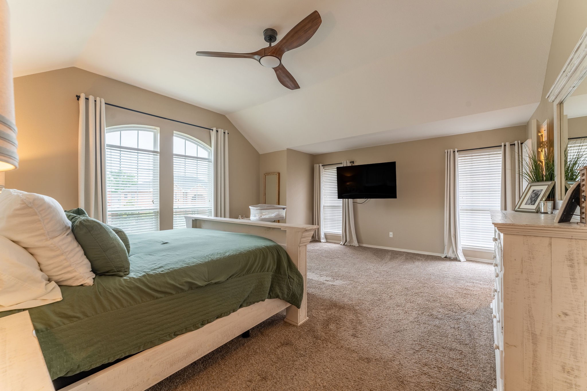 8409 Luna Drive