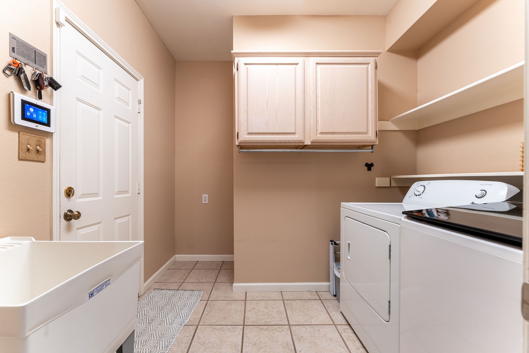 8409 Luna Drive