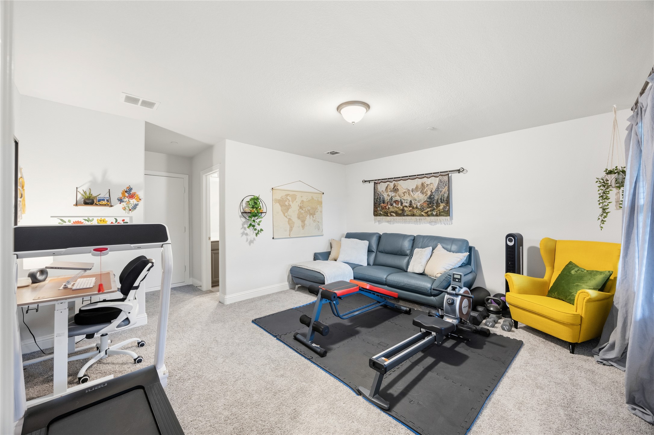 7833 Bayside Drive