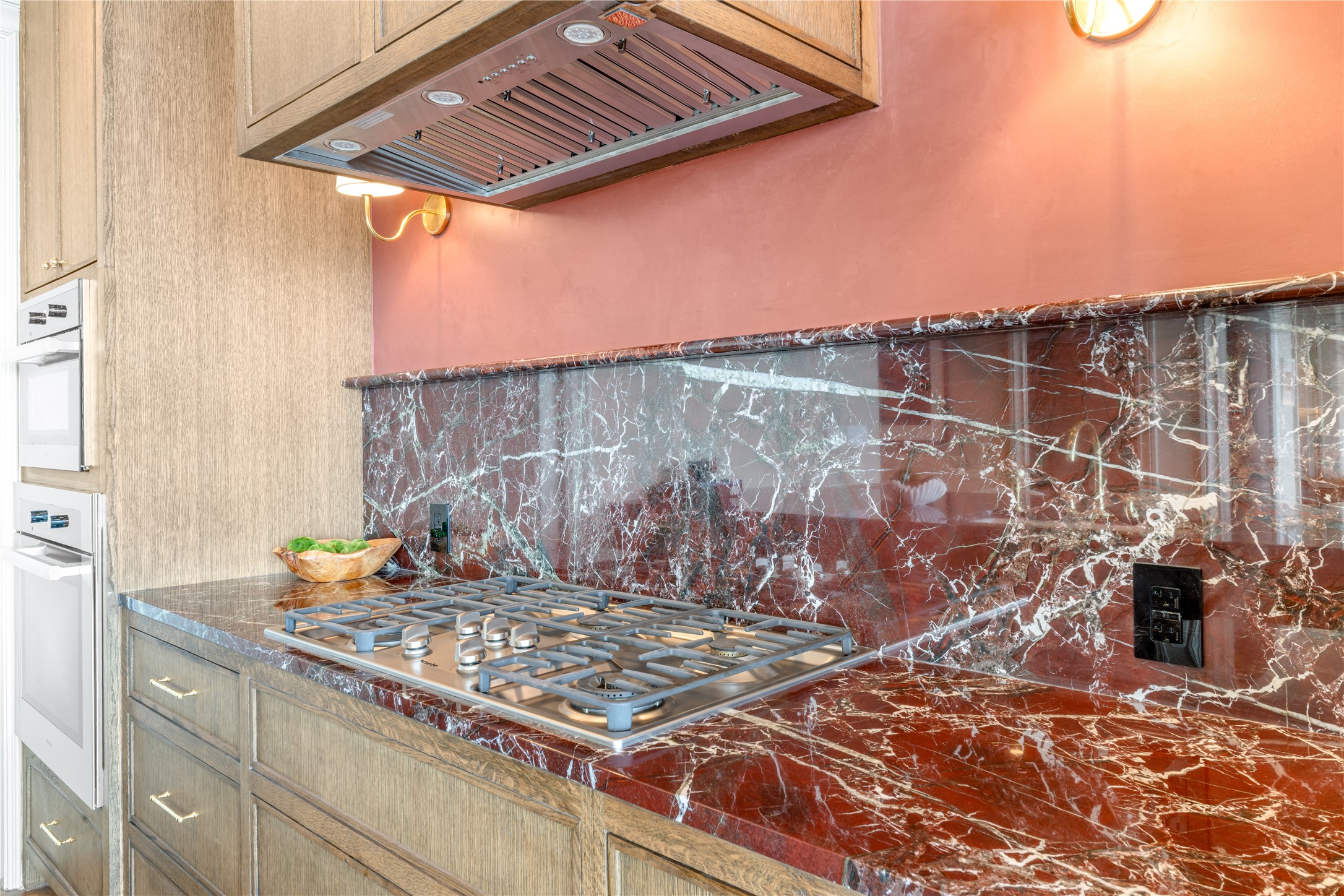 3130 N Harwood 1502
