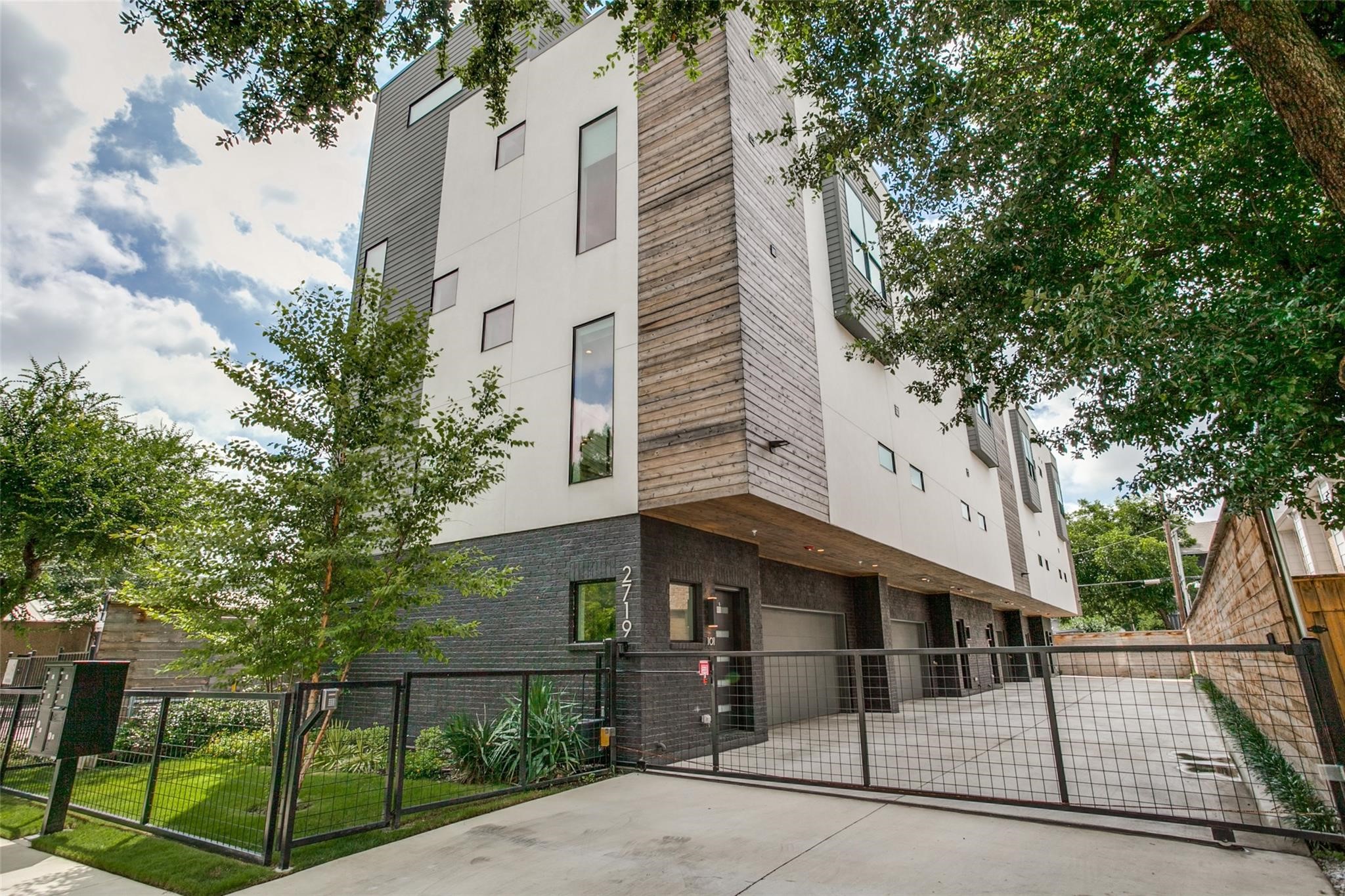 2719 Reagan Street 101