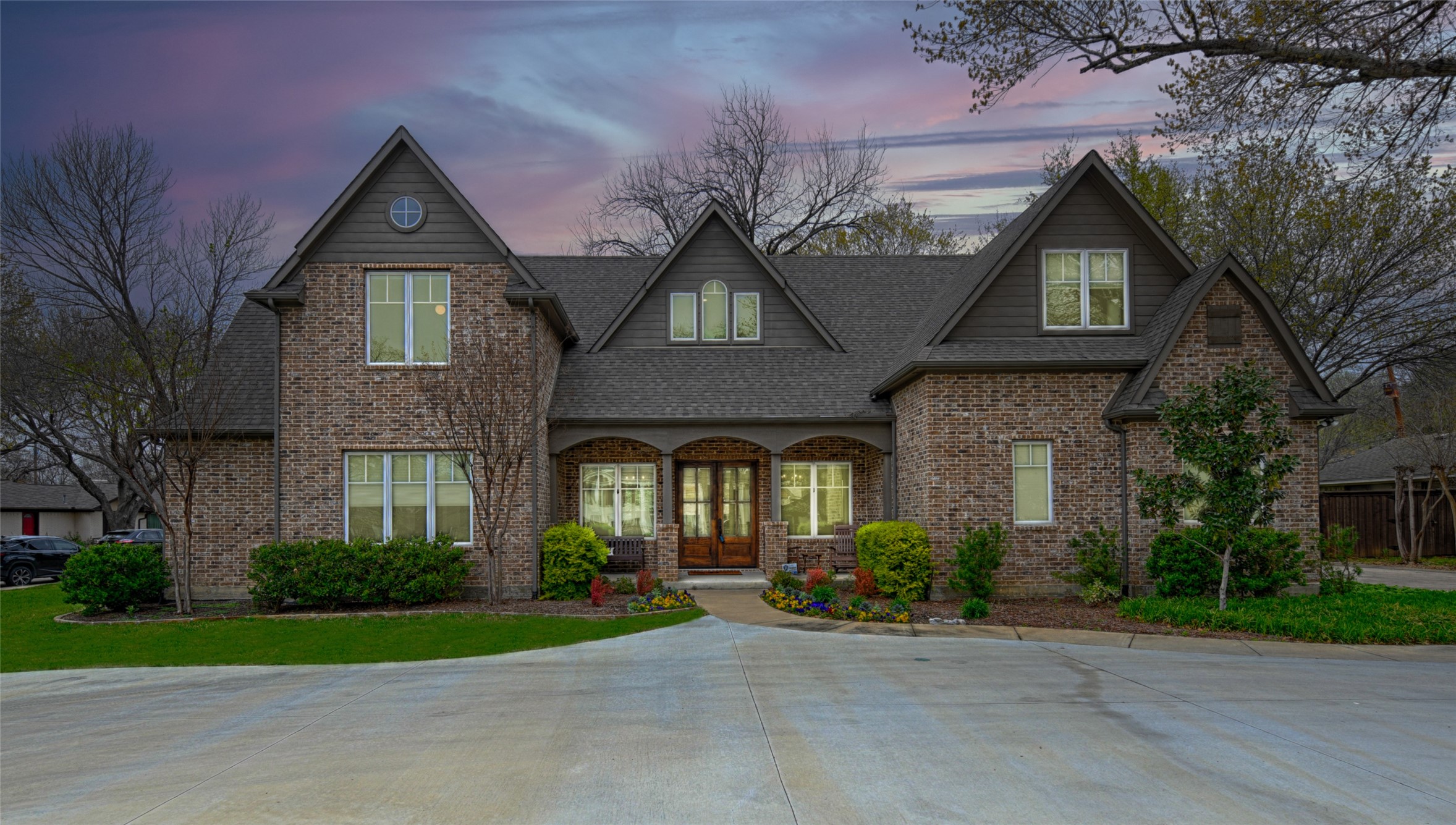 2737 Farmers Branch Lane