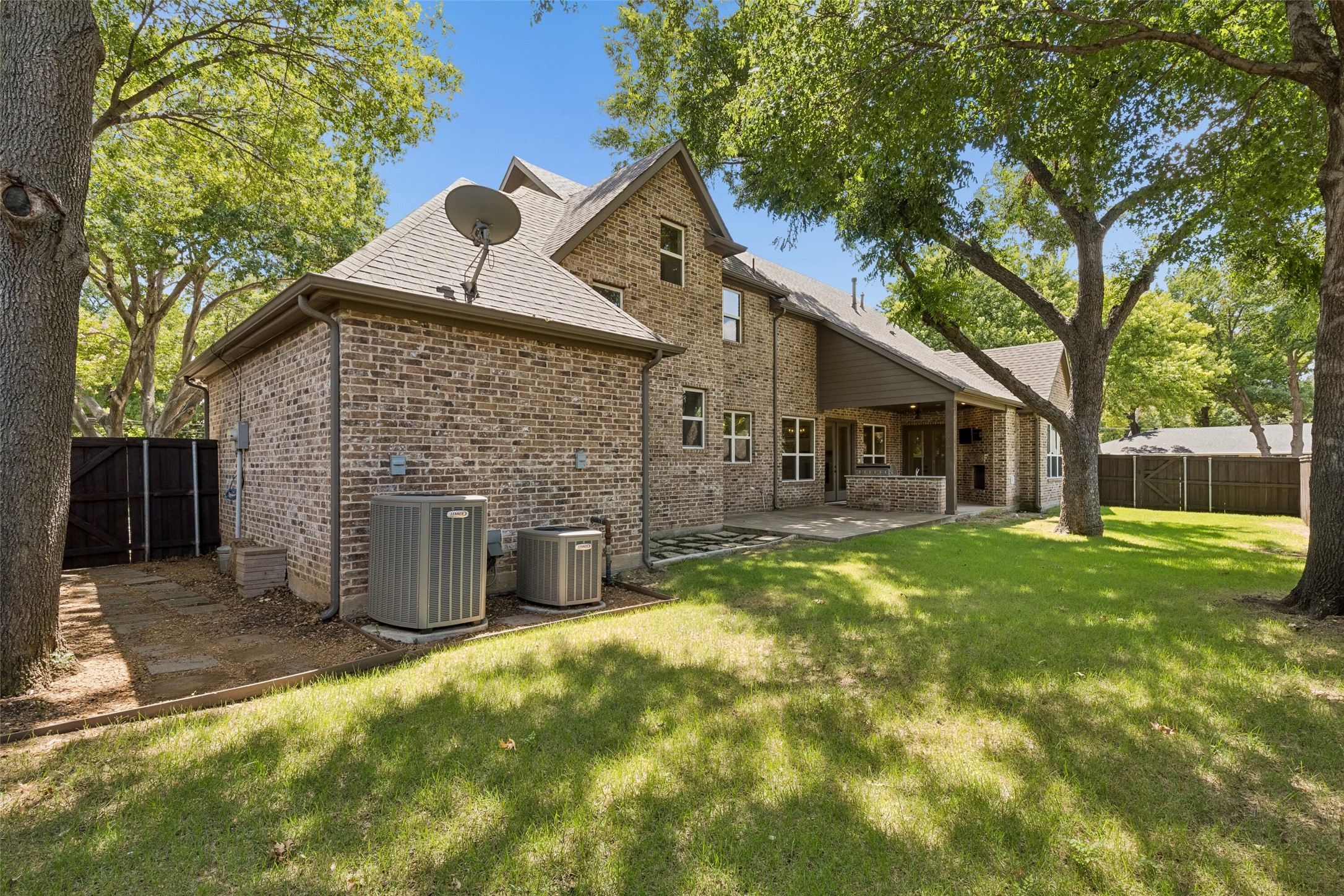 2737 Farmers Branch Lane