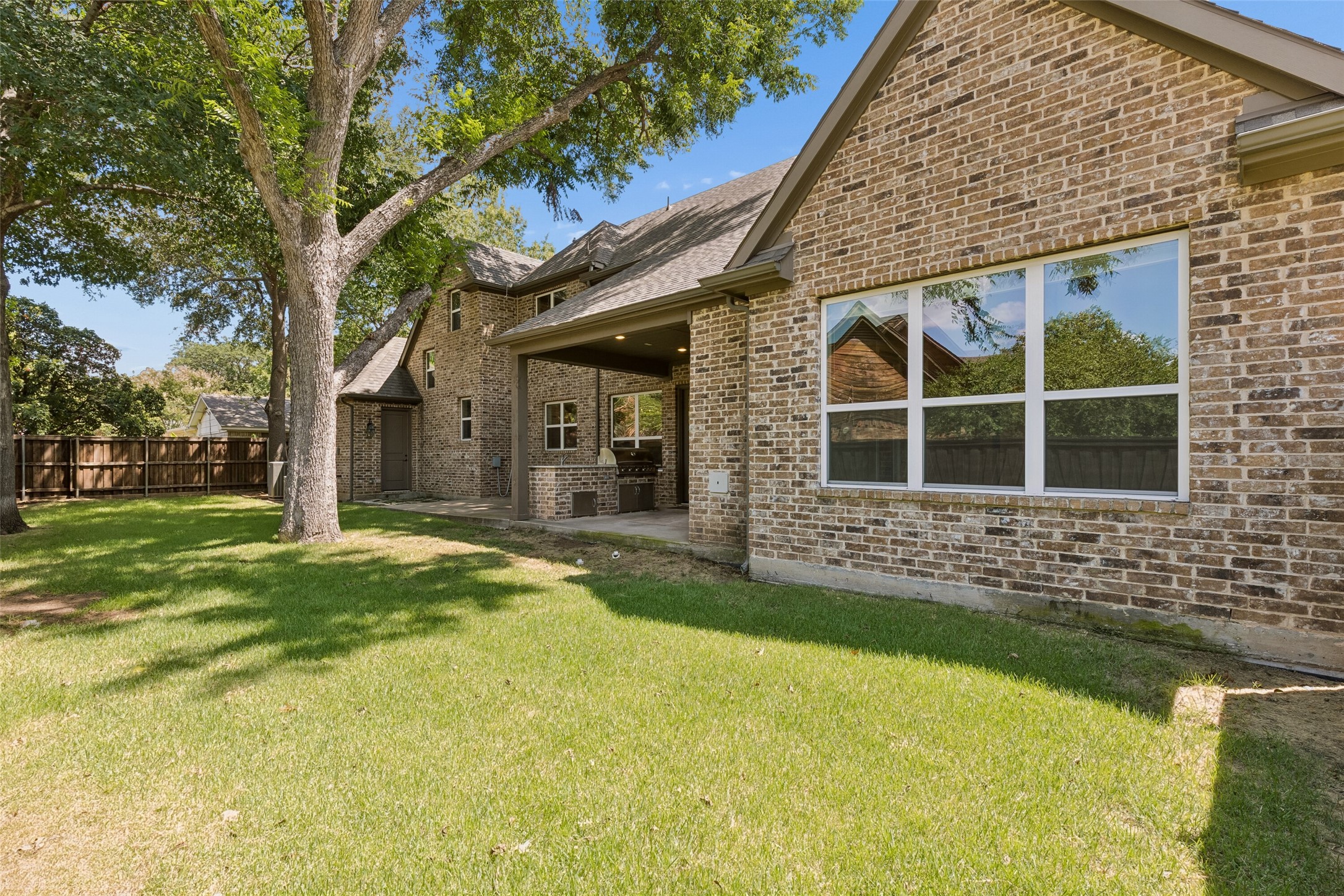 2737 Farmers Branch Lane