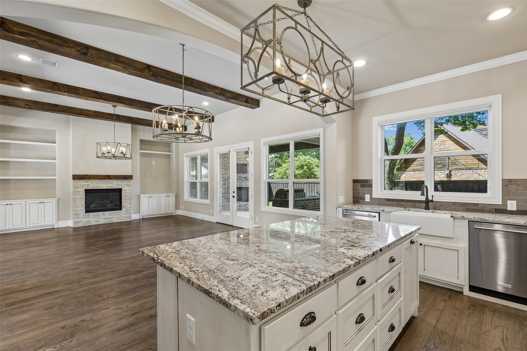 2737 Farmers Branch Lane