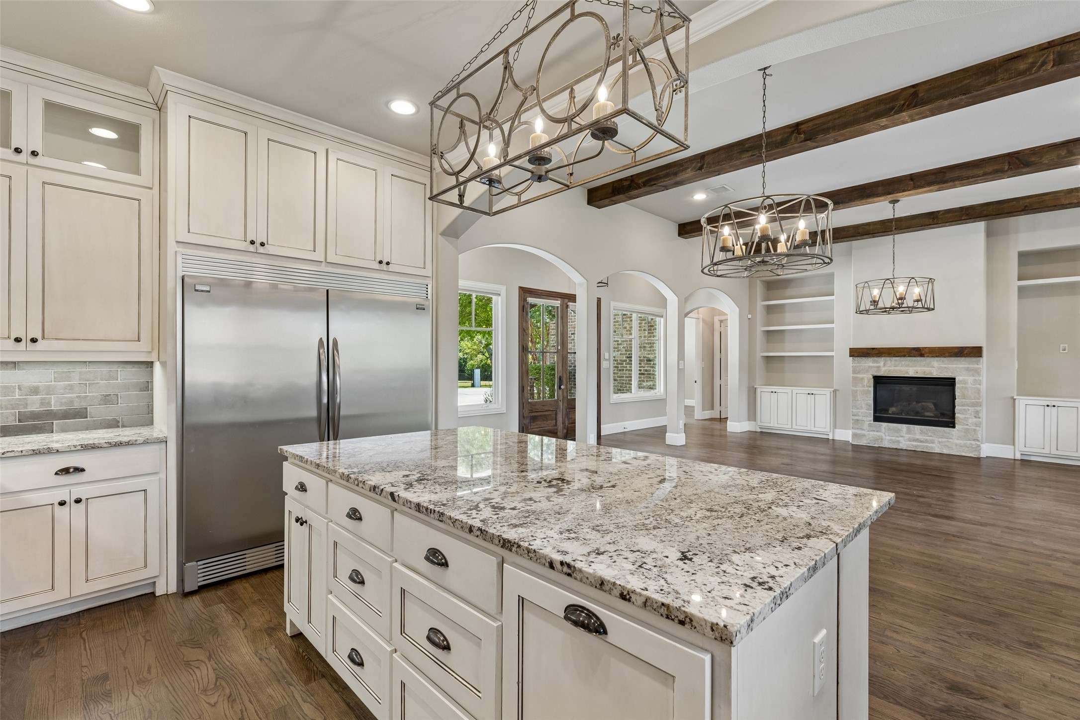 2737 Farmers Branch Lane