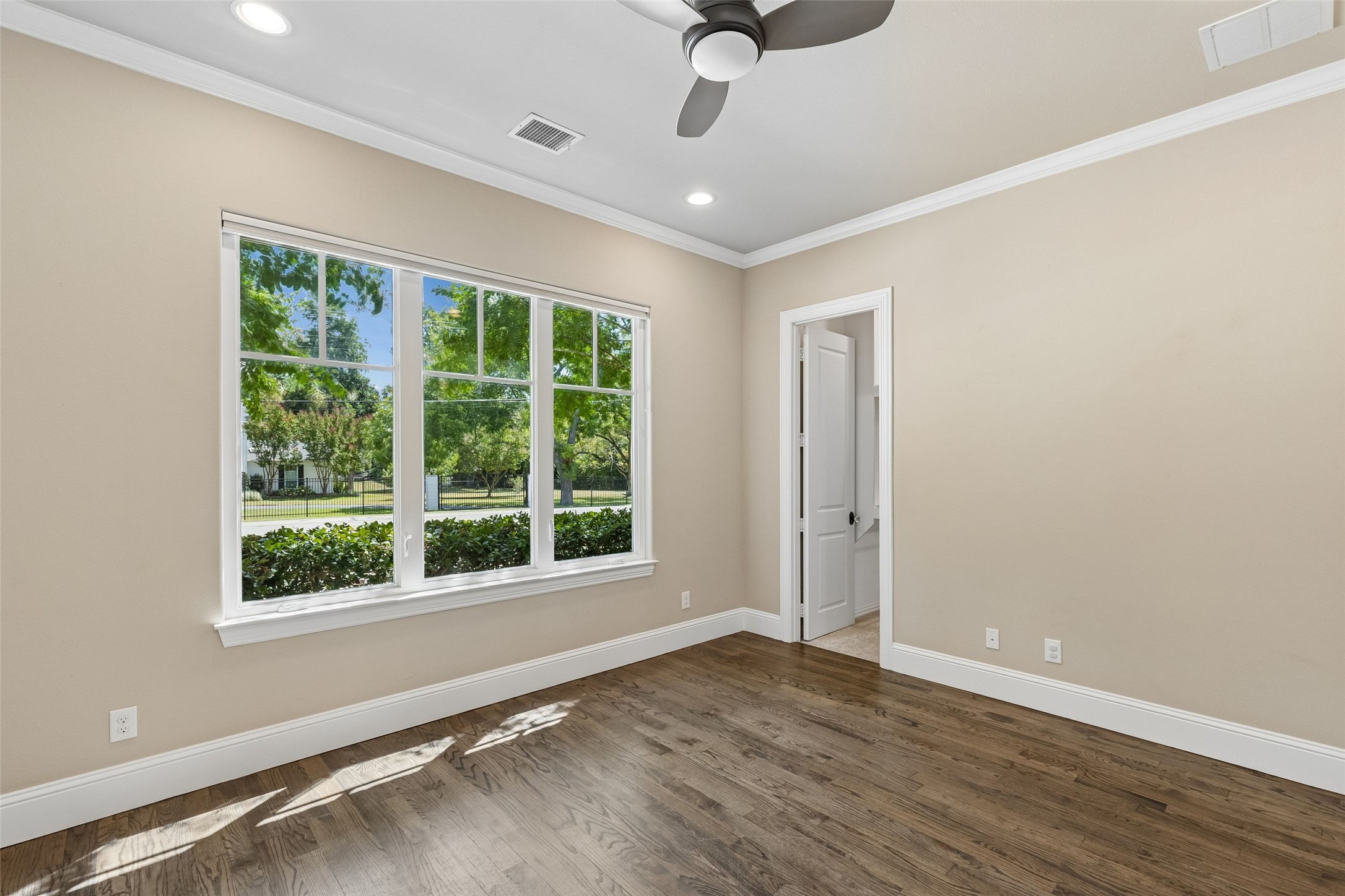2737 Farmers Branch Lane