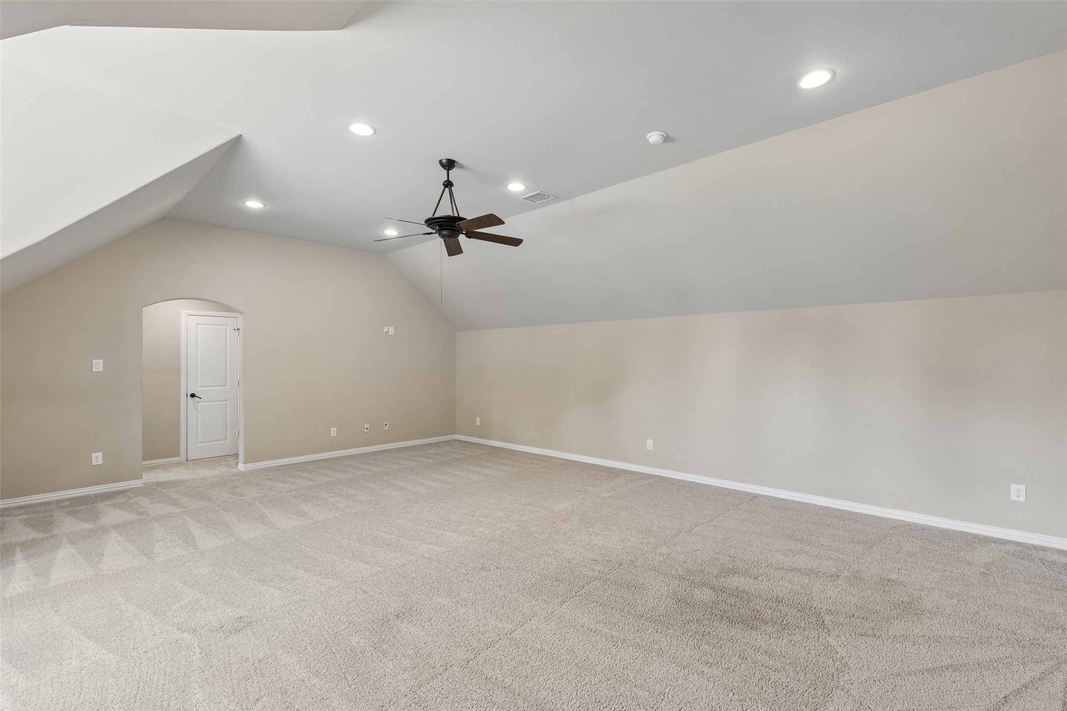 2737 Farmers Branch Lane