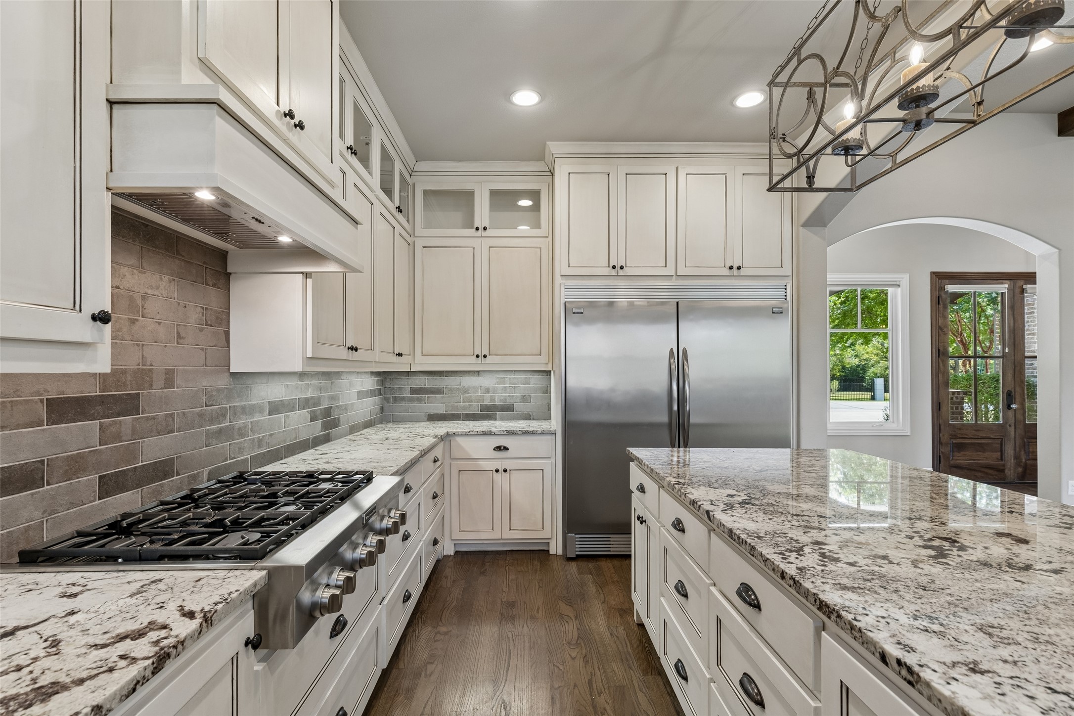 2737 Farmers Branch Lane