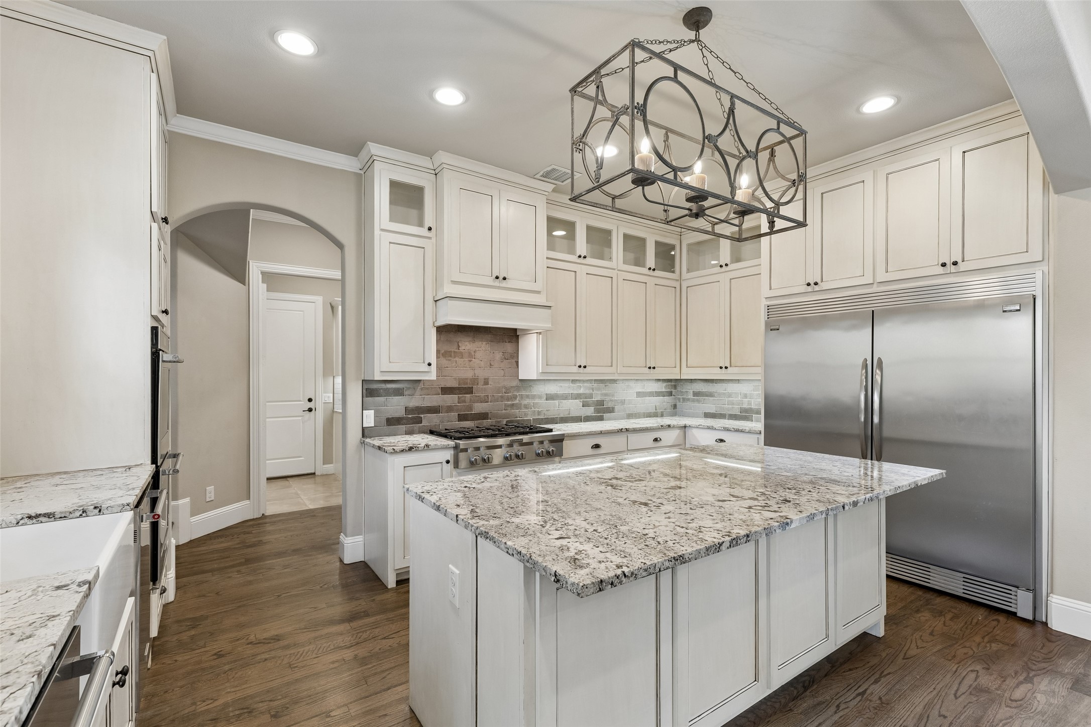2737 Farmers Branch Lane