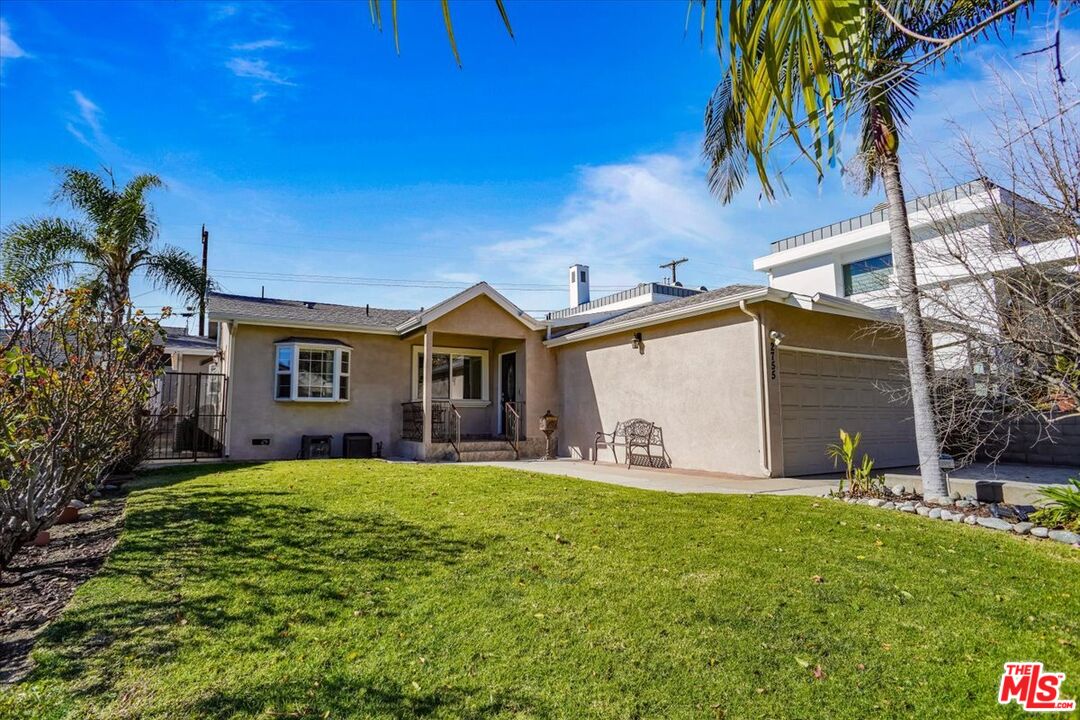 2755 Mansfield Dr