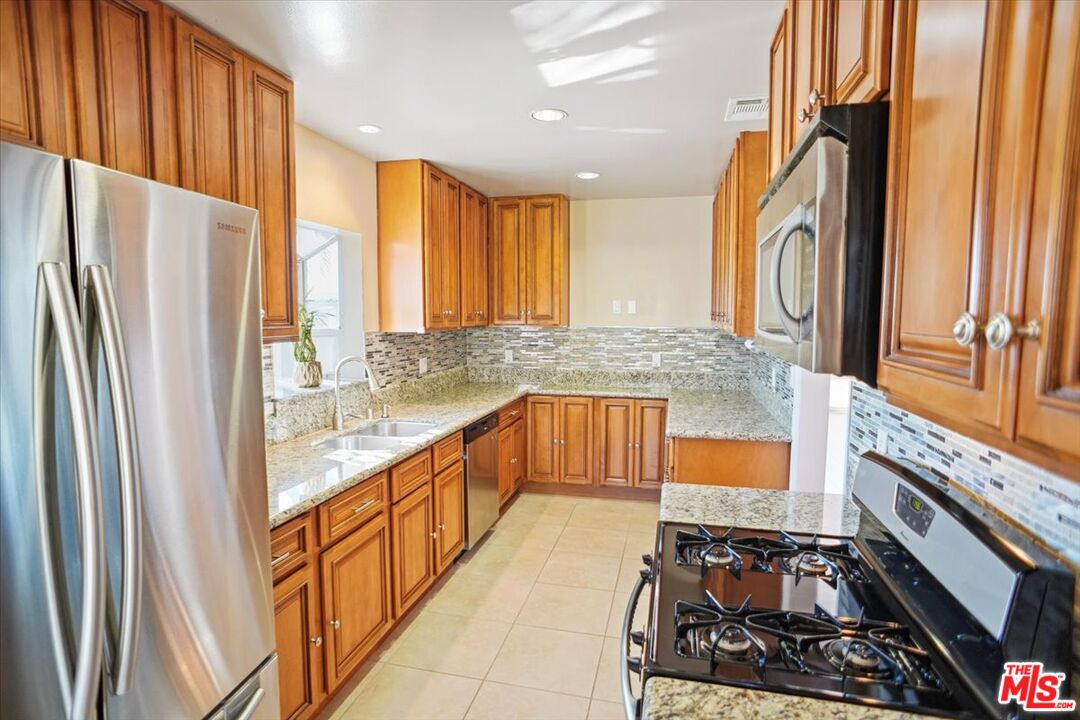 2755 Mansfield Dr