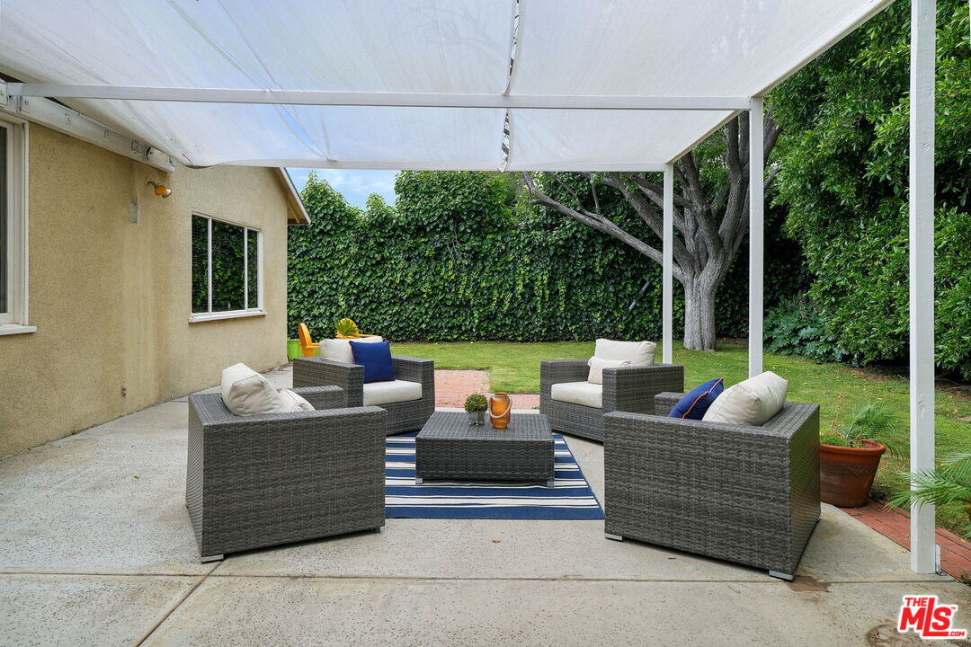 14011 Magnolia Blvd