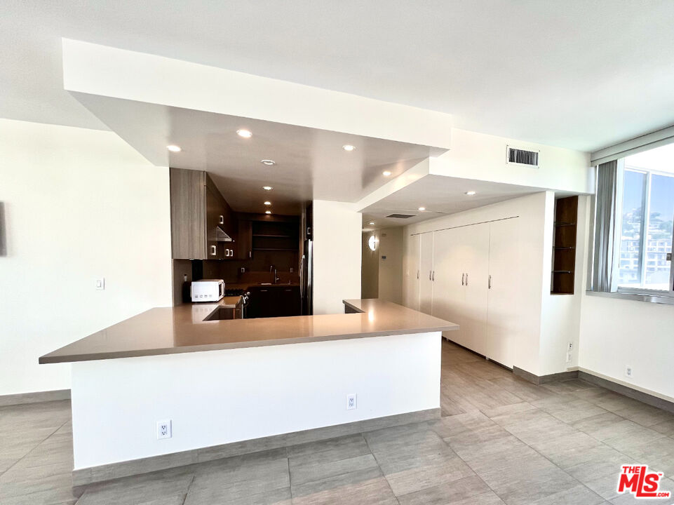 17350 W Sunset Blvd Unit: 602