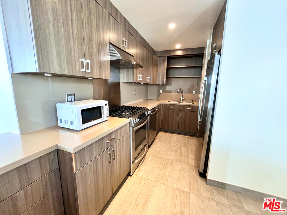 17350 W Sunset Blvd Unit: 602