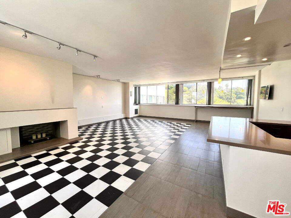 17350 W Sunset Blvd Unit: 602