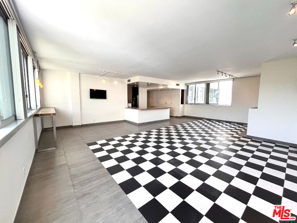 17350 W Sunset Blvd Unit: 602