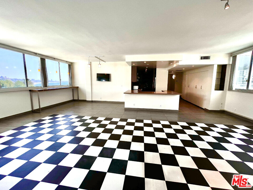 17350 W Sunset Blvd Unit: 602