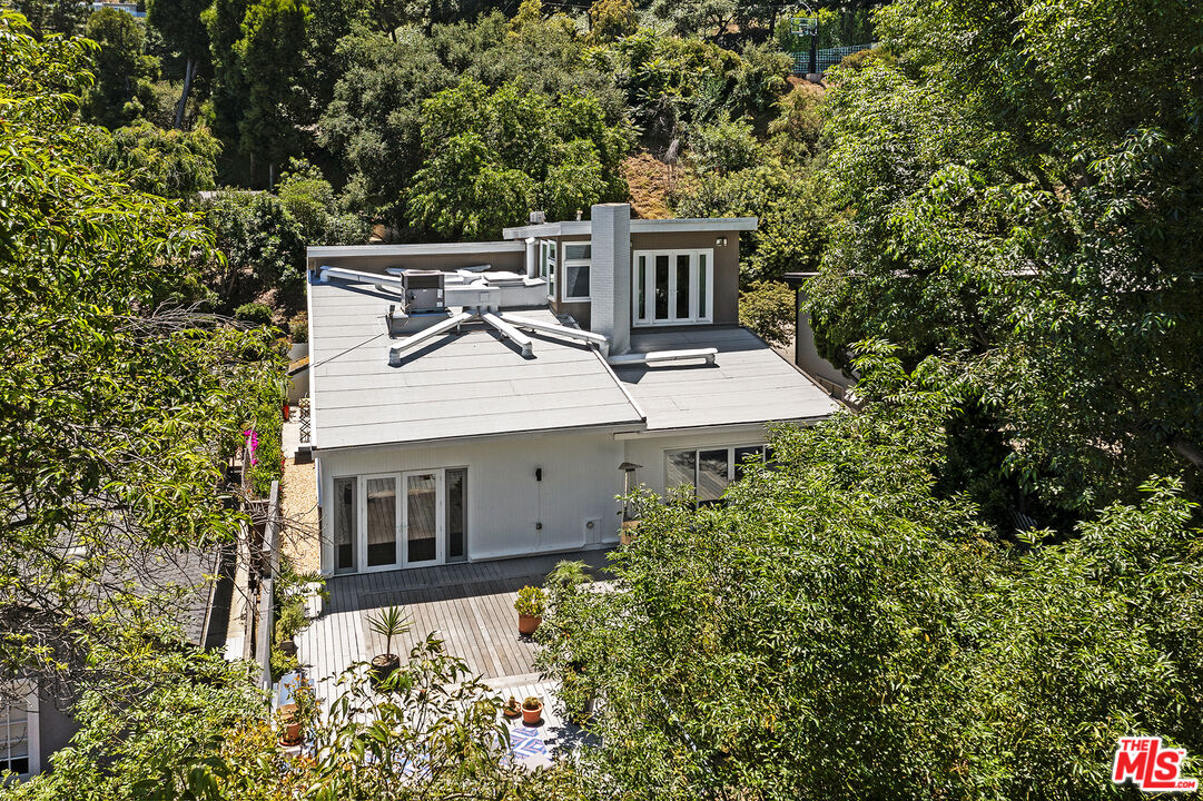 3820 Broadlawn Dr