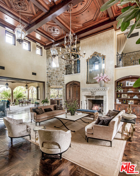 427 La Marina Dr
