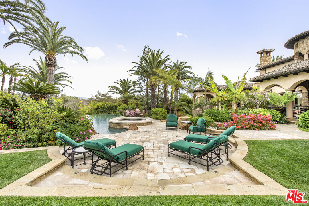 427 La Marina Dr