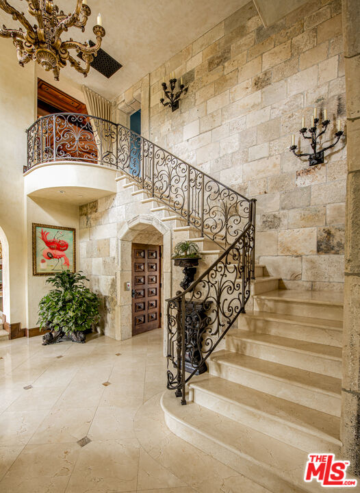 427 La Marina Dr
