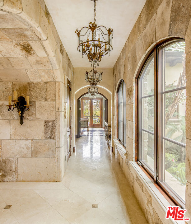 427 La Marina Dr