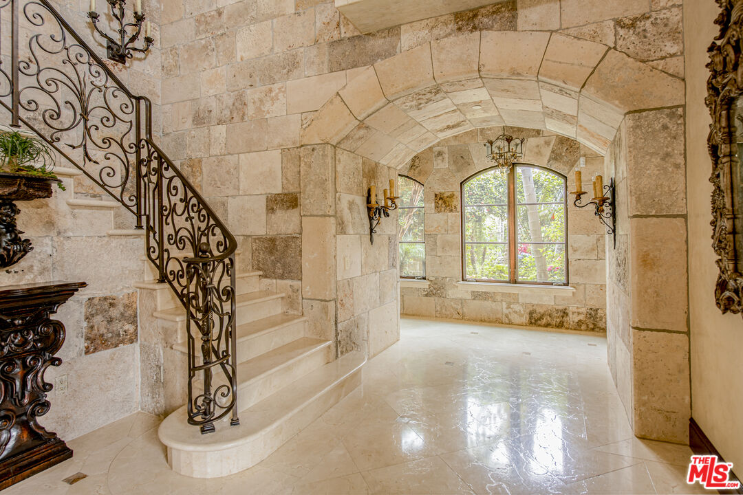 427 La Marina Dr