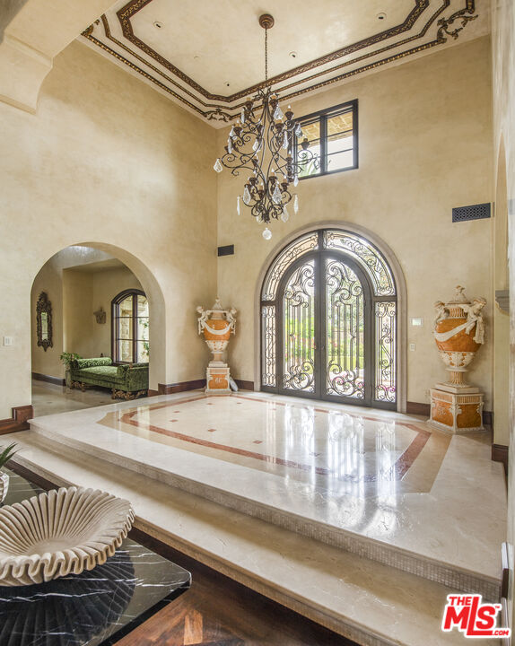 427 La Marina Dr
