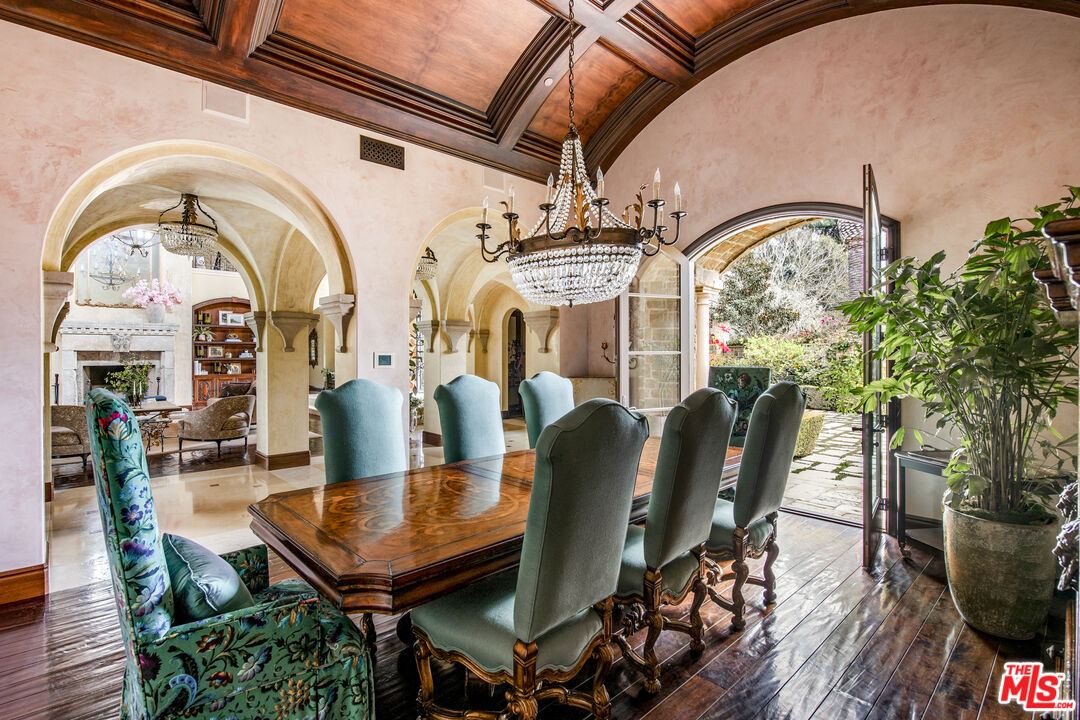 427 La Marina Dr