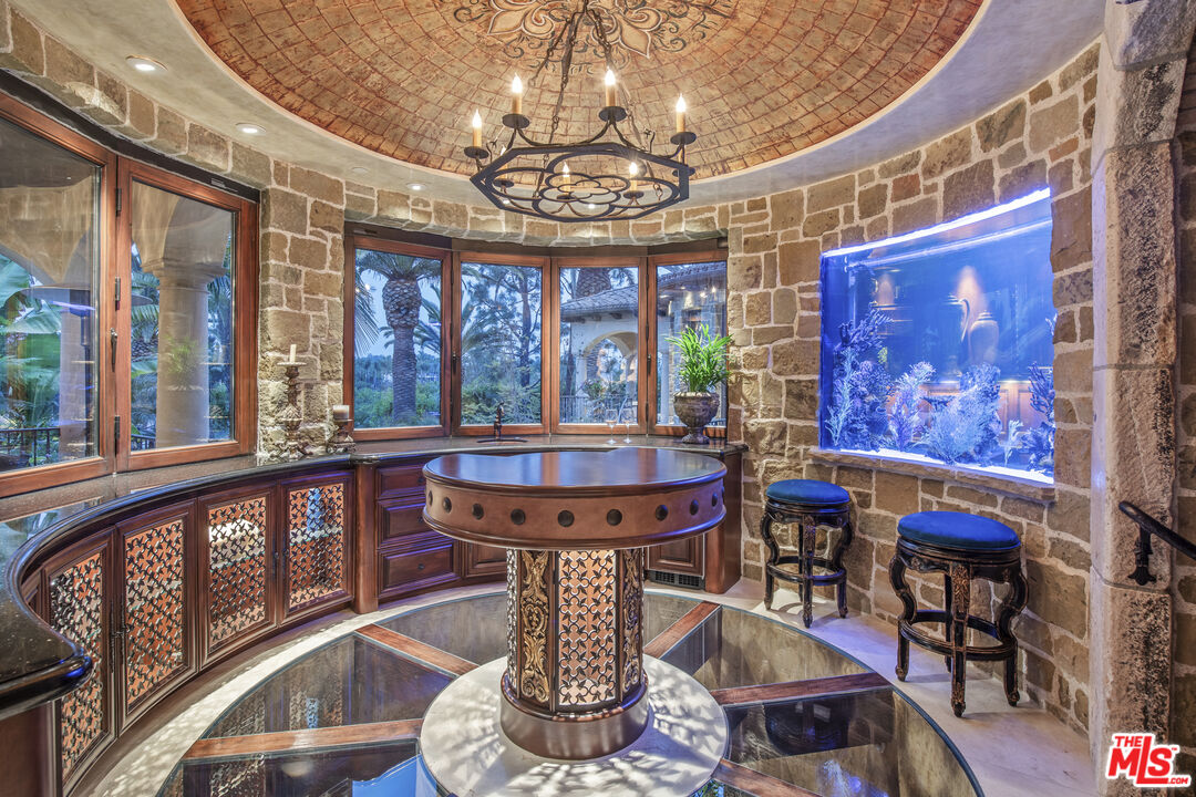 427 La Marina Dr