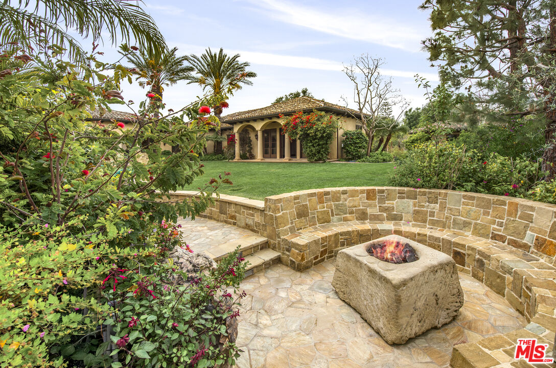 427 La Marina Dr