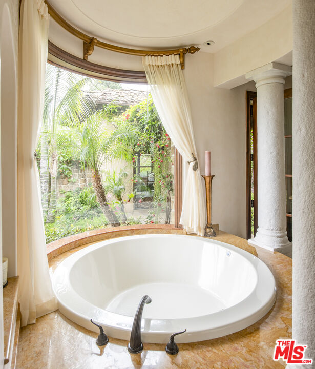 427 La Marina Dr