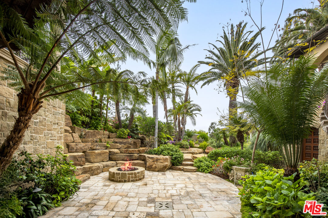 427 La Marina Dr