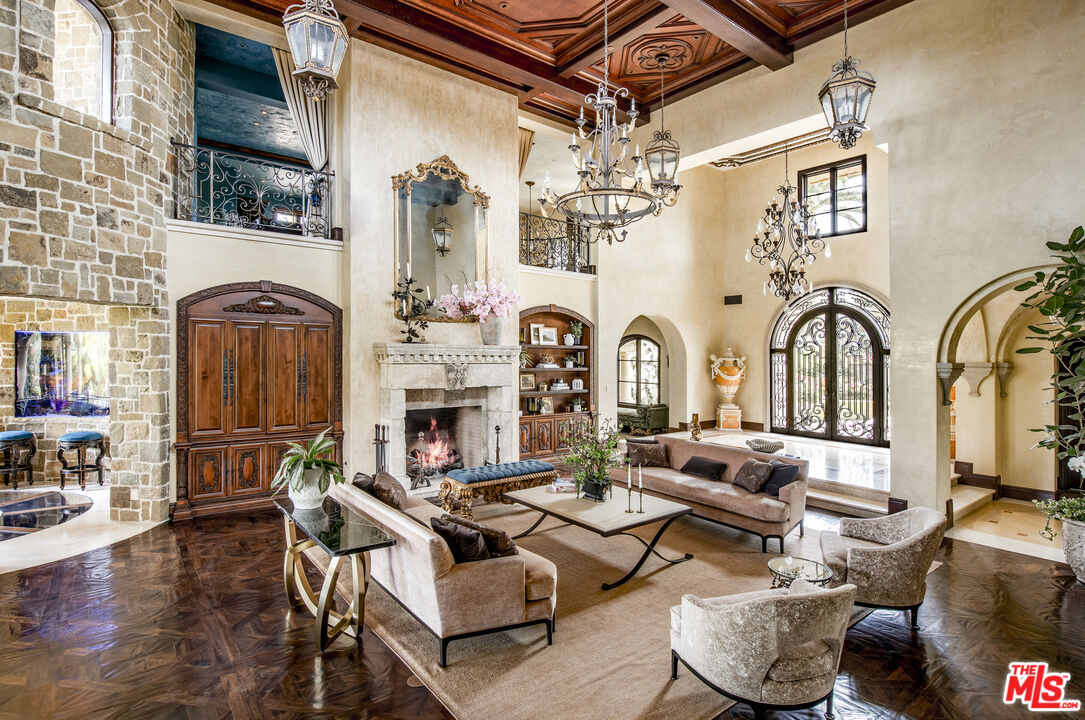 427 La Marina Dr