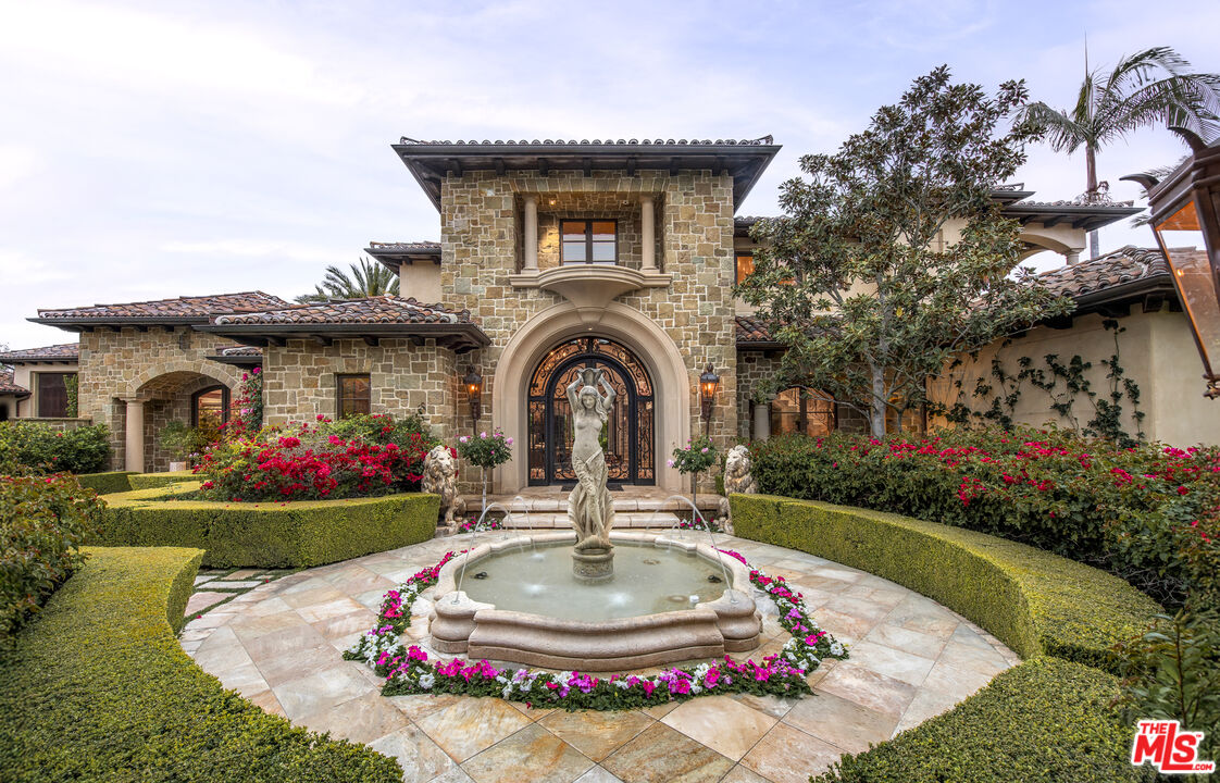 427 La Marina Dr