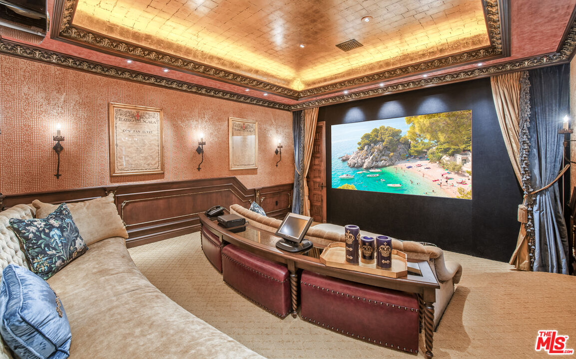 427 La Marina Dr
