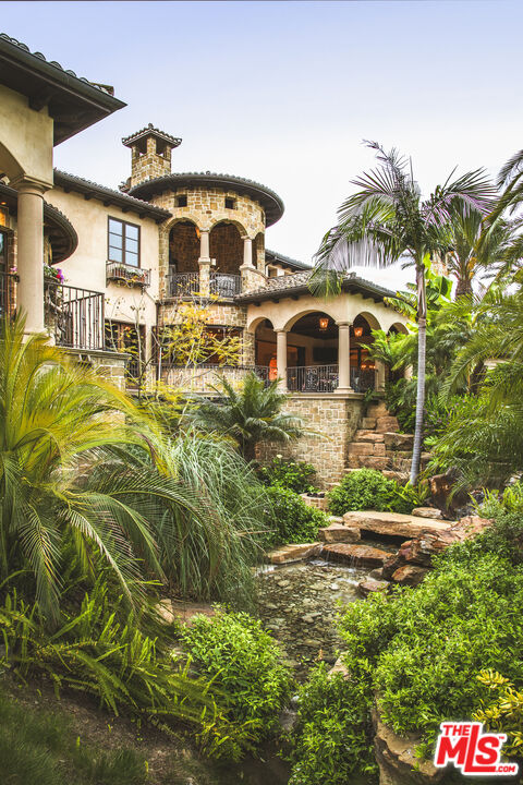 427 La Marina Dr