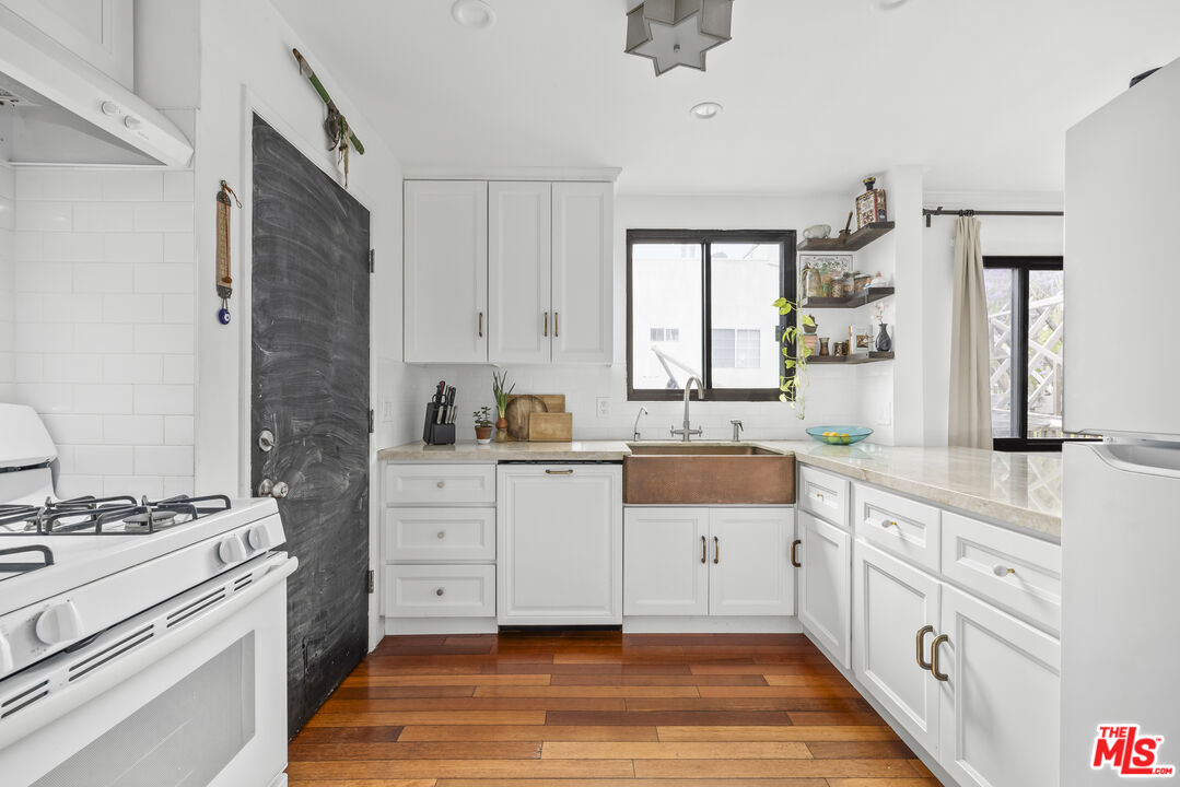 2412 Ocean Ave Unit: 4