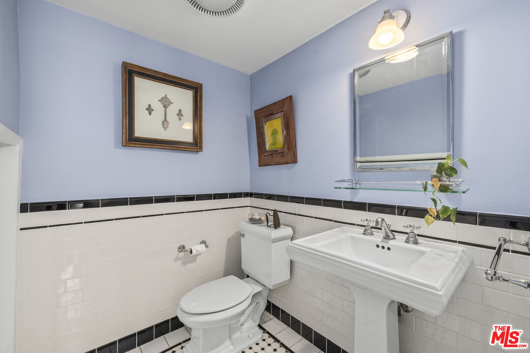 2412 Ocean Ave Unit: 4