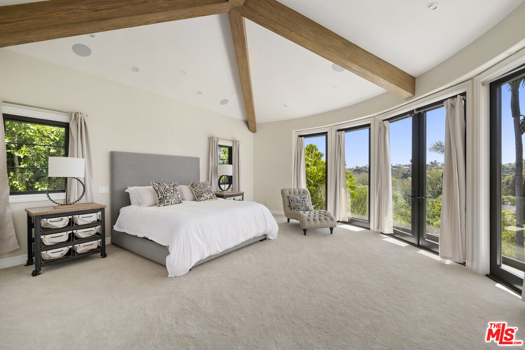 2325 Duxbury Cir
