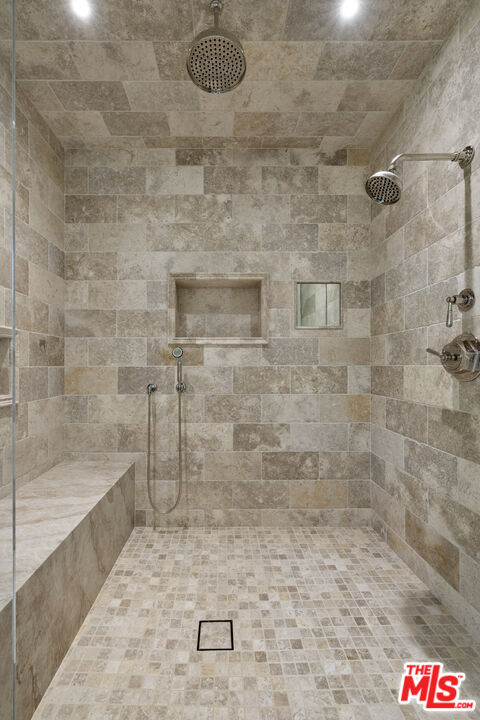 2325 Duxbury Cir