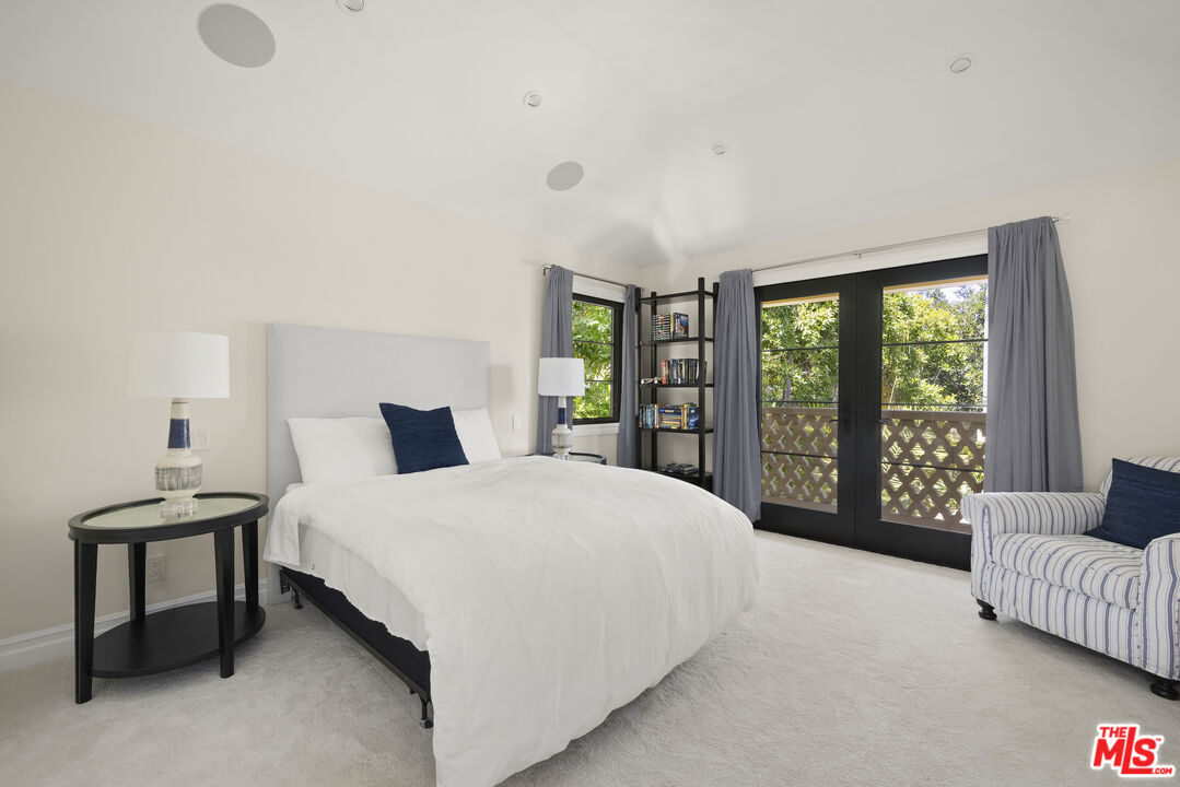 2325 Duxbury Cir