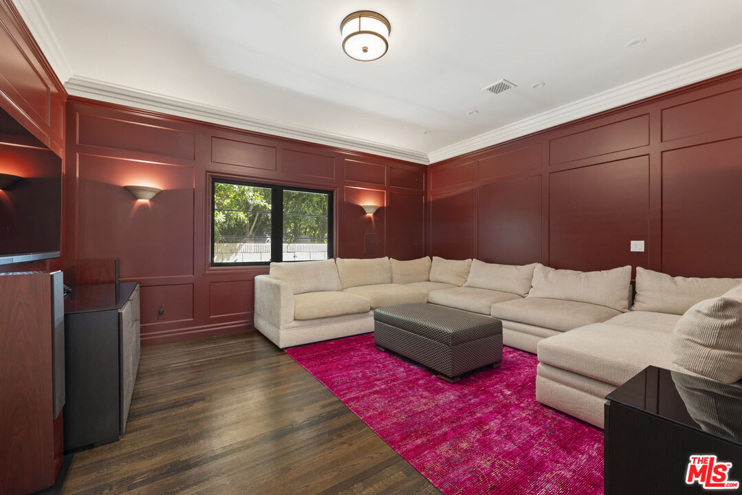 2325 Duxbury Cir