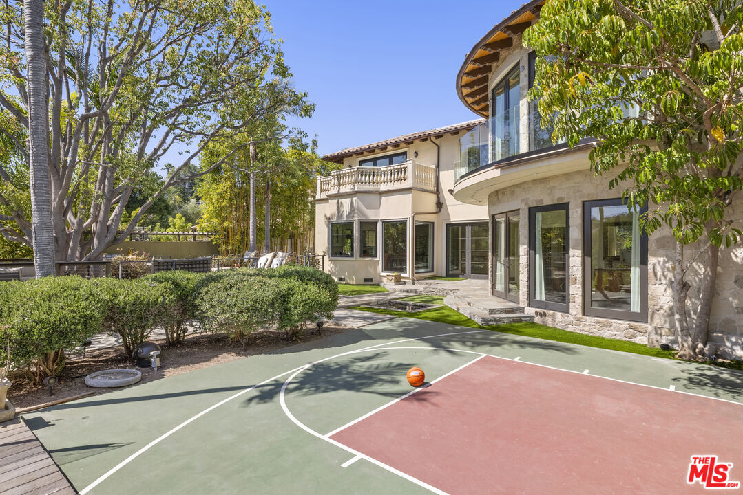 2325 Duxbury Cir
