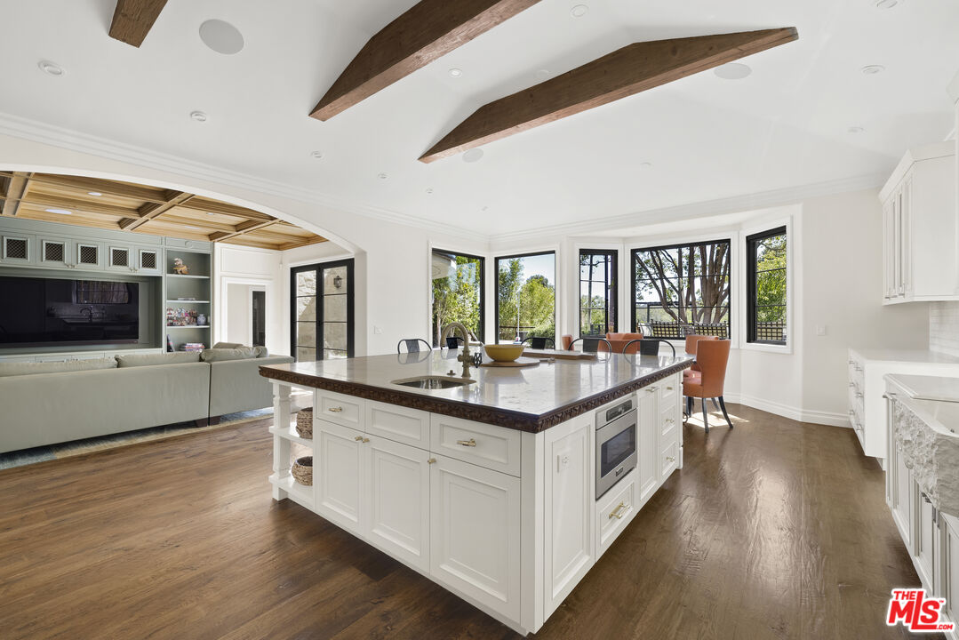 2325 Duxbury Cir