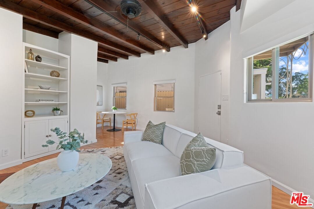2914 W Chandler Blvd